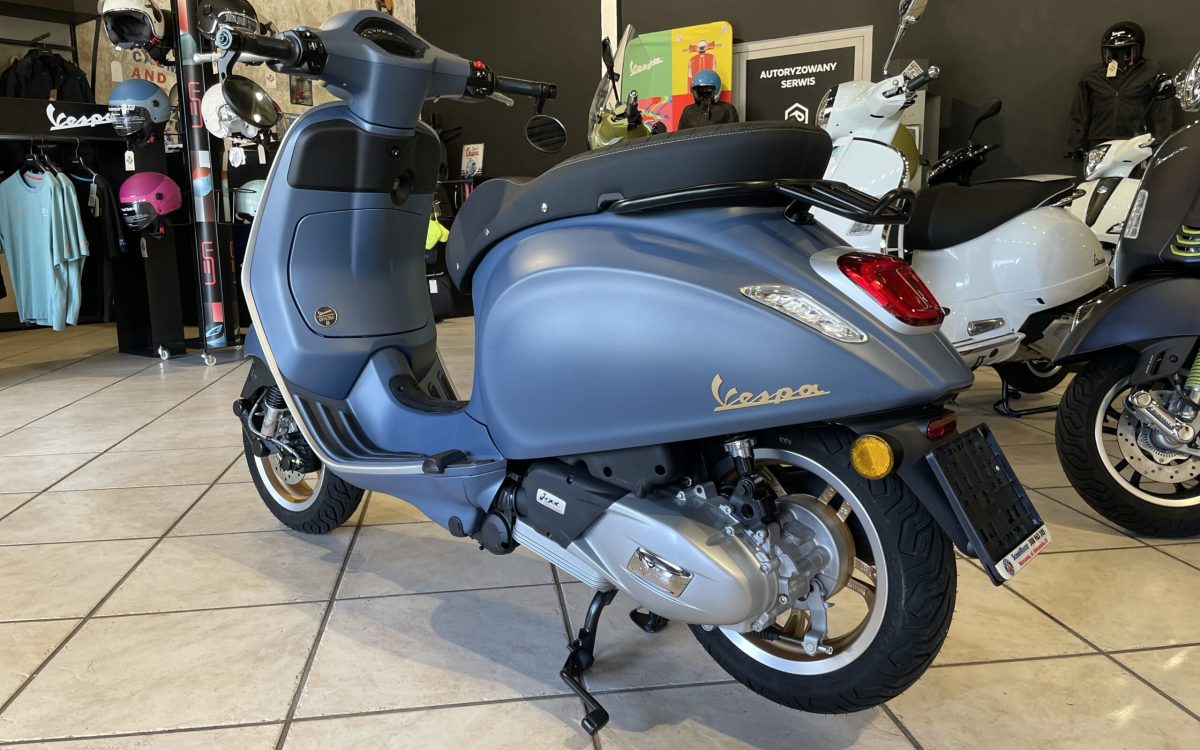 Vespa Officina 8: zdjęcia Primavery i&nbsp;tło historyczne